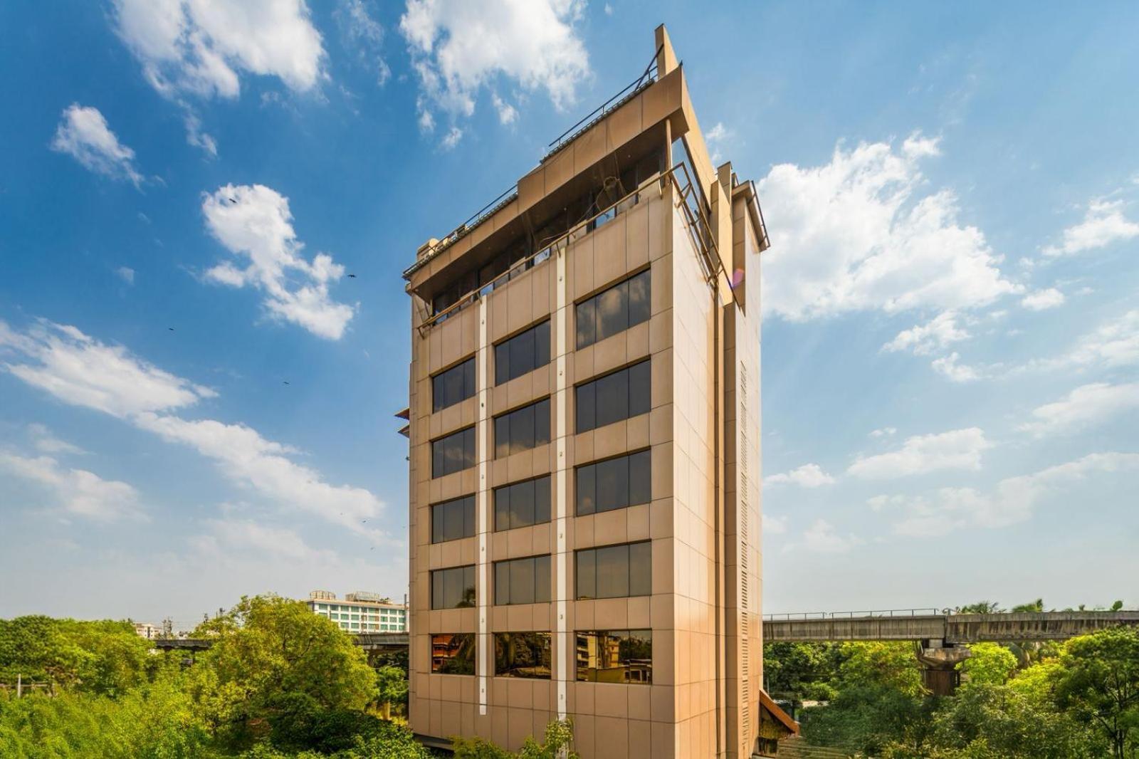 Hotel Peninsula Redpine Mumbai Exterior foto