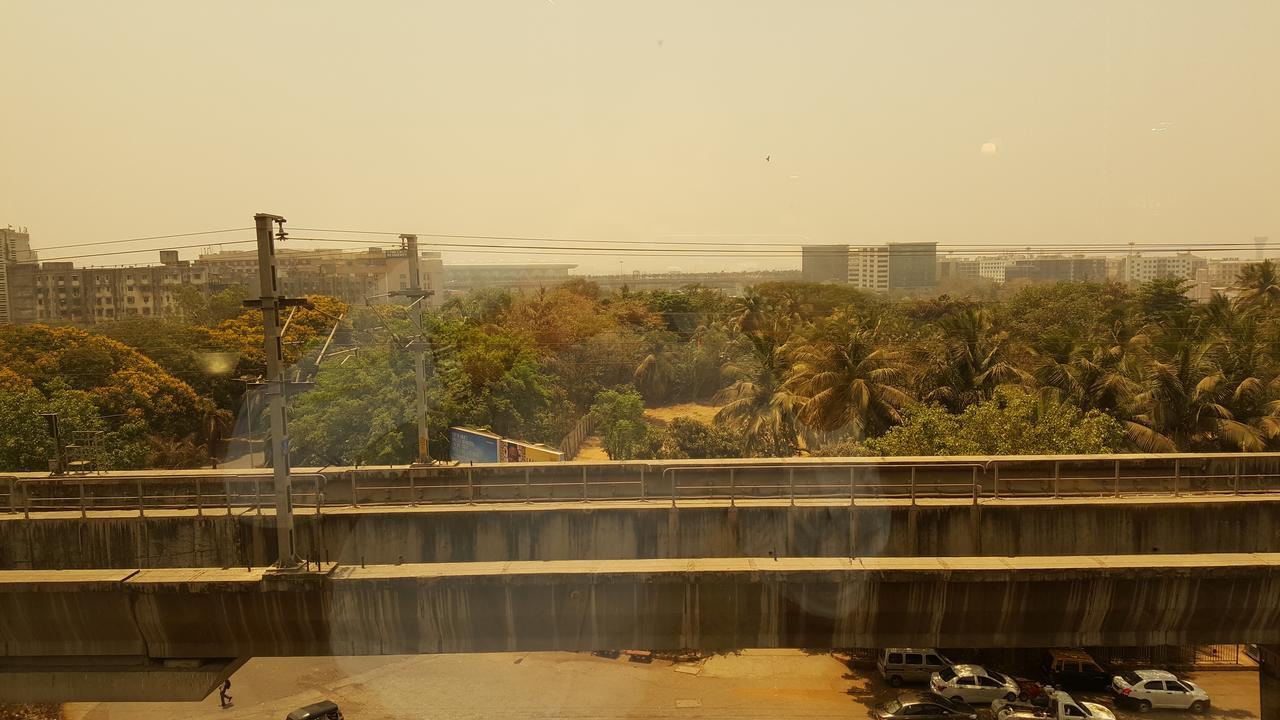 Hotel Peninsula Redpine Mumbai Exterior foto