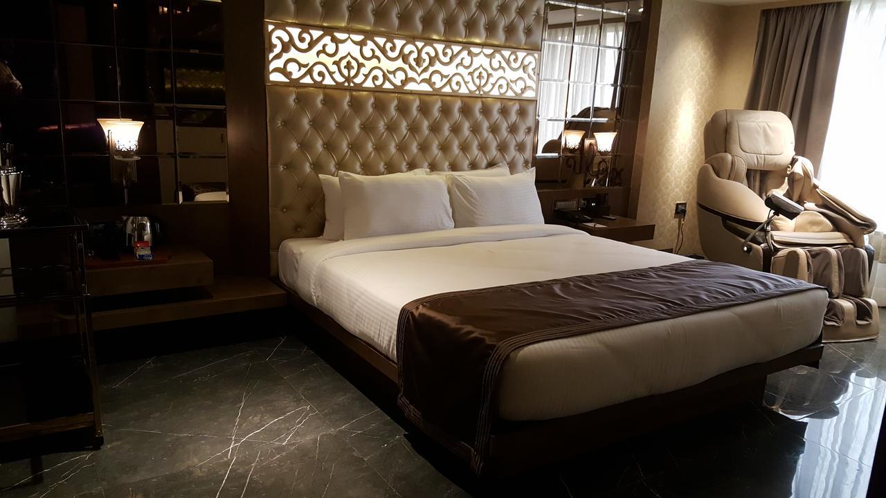 Hotel Peninsula Redpine Mumbai Exterior foto