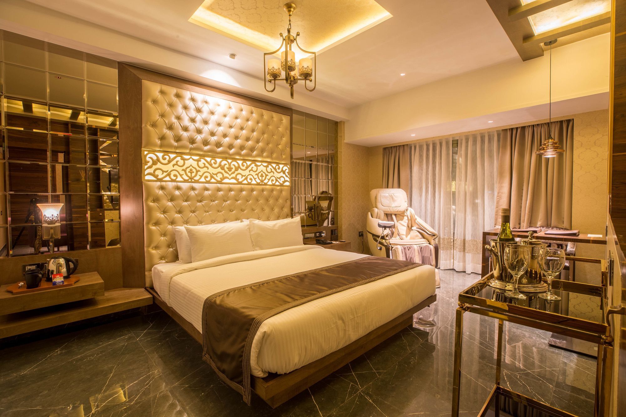 Hotel Peninsula Redpine Mumbai Exterior foto