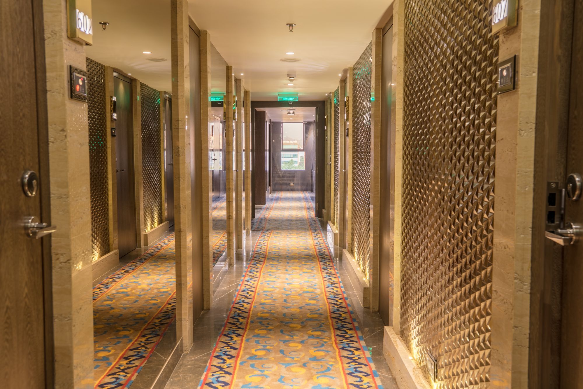 Hotel Peninsula Redpine Mumbai Exterior foto